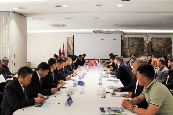 Визит бизнес-делегации из города Цзямусы во главе с секретарем парткома КПК Цун Ли в Хабаровском крае